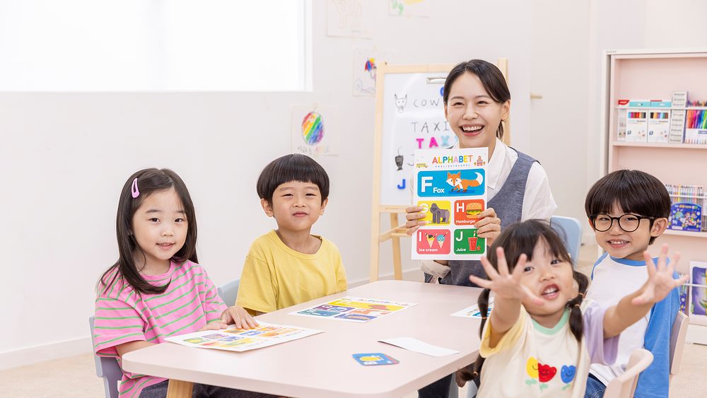 특수교육 대상 아동 4명 중 3명은 일반학교에 다닙니다