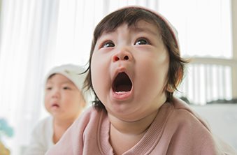 엄마 때리는 24개월 아이, 왜 그럴까요?