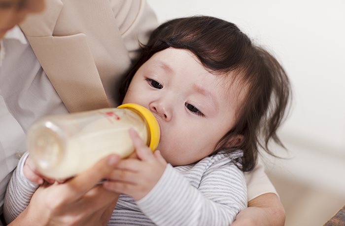 19개월 아이, 어찌하면 젖병과 안녕할 수 있을까요?