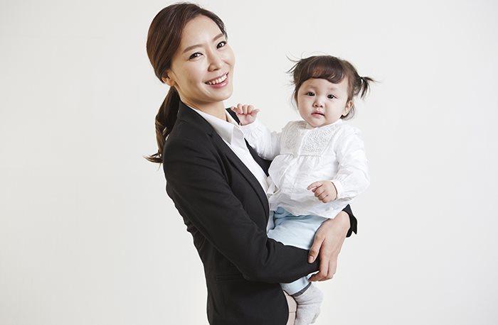 분리불안이 걱정인 워킹맘, '이별놀이'부터 하세요
