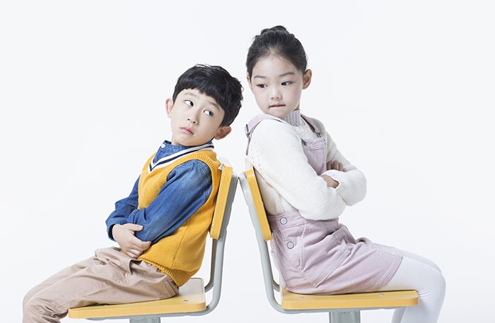 오늘은 동지 내일은 적… 남매의 '전투'