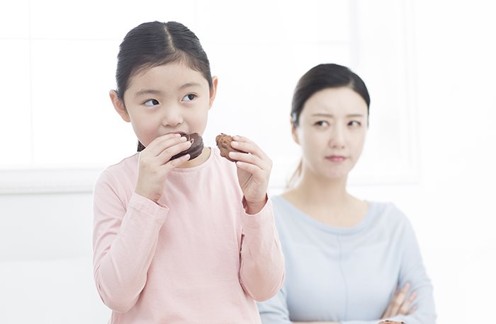 간식을 너무 많이 먹는 것 같아 걱정입니다
