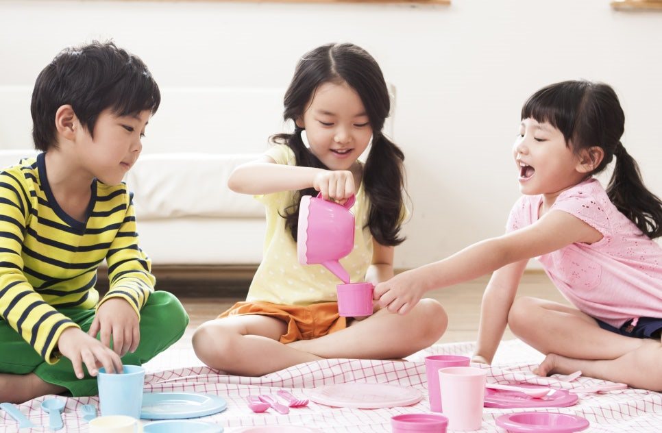 친구들 뺨을 잘 때리는 우리 아이