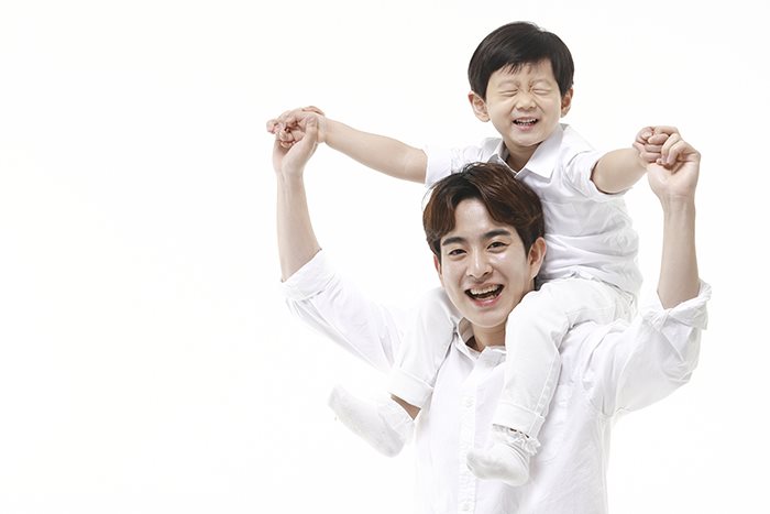 퇴근하고 온 아빠, 아이와 어떻게 놀아야 하나요?